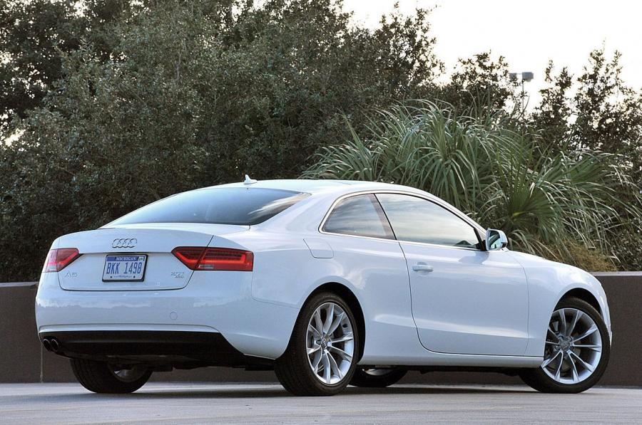  Audi A5 Coupe 2.0T 2012 года  (NA) (фото 29 из 52)